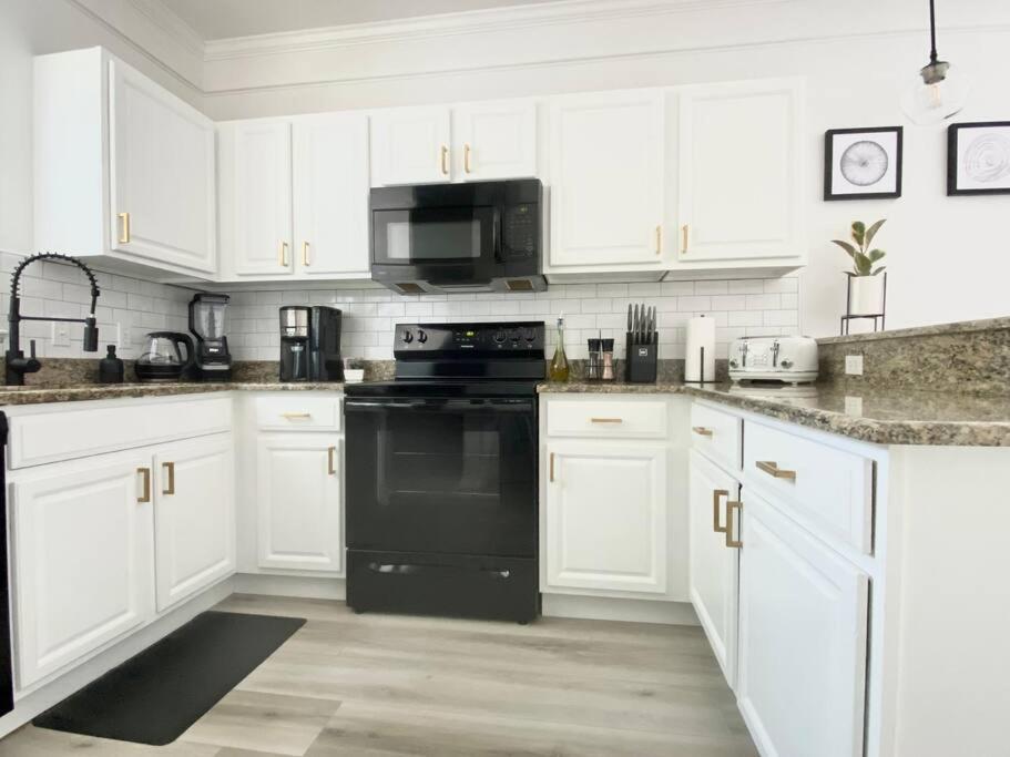 Sanctuary Gainesville Bright 2 Bedroom King Condo Luaran gambar