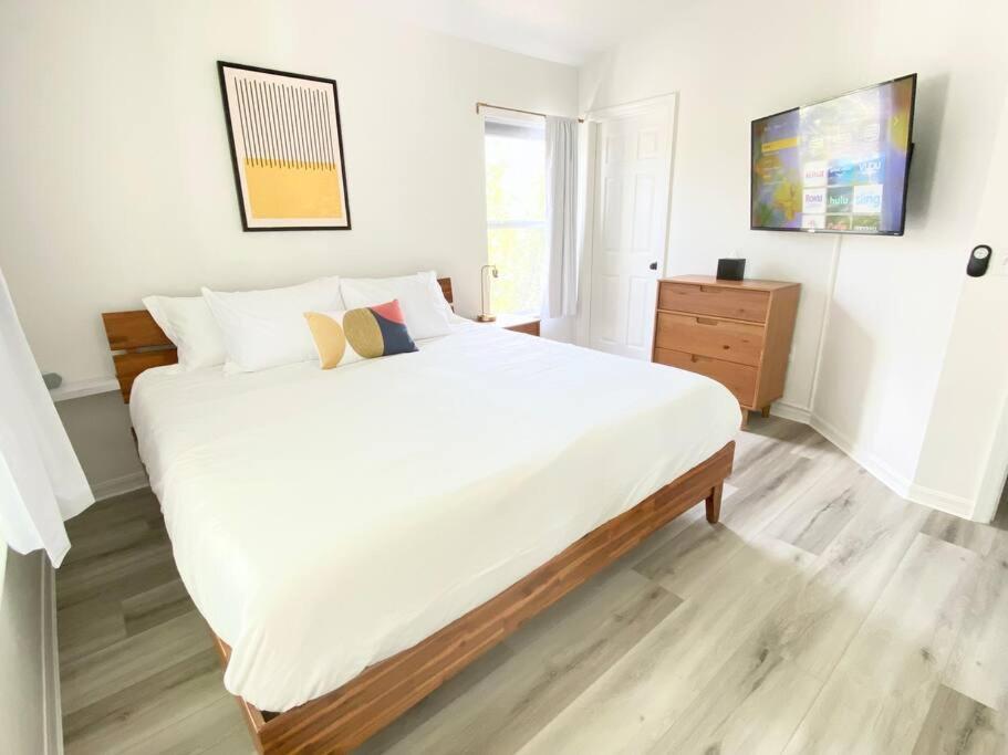 Sanctuary Gainesville Bright 2 Bedroom King Condo Luaran gambar